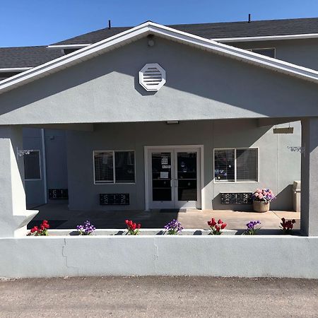 Super 8 By Wyndham Price Motel Exterior foto