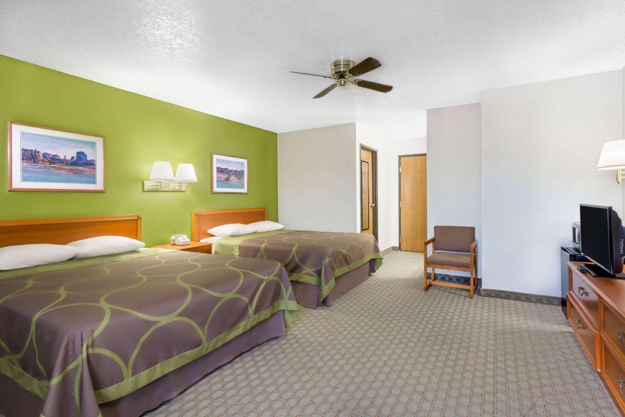 Super 8 By Wyndham Price Motel Exterior foto
